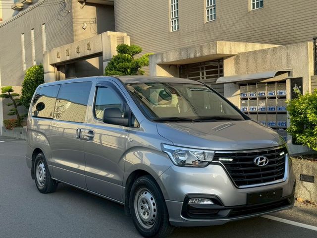 保證實車實價 / 大空間商務車 / 定速 / 導航 / 數位電視  第3張相片