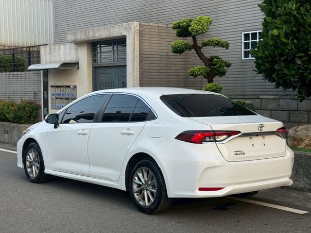保證實車實價 / 導航 / 倒車顯影 / 後座出風口 / 定速 / 車道偏移  第10張相片