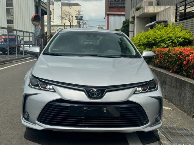 保證實車實價 / 車道偏移 / 恆溫空調 / 胎壓偵測 / 後座出風口  第2張相片