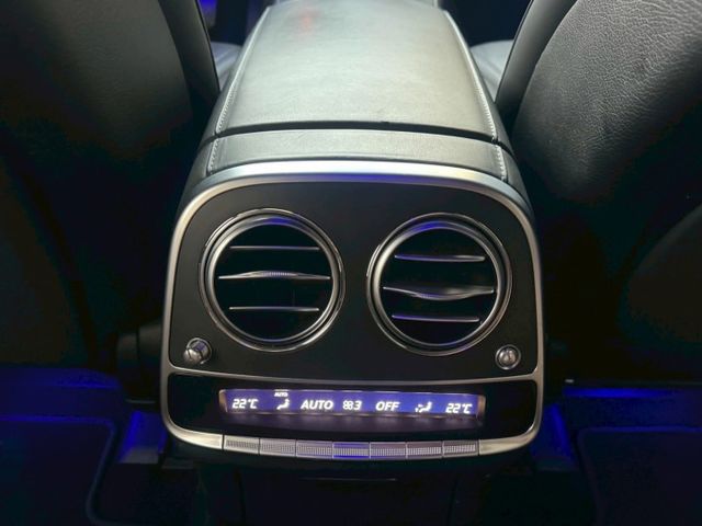 保證實車實價 / S400 總代理 / 摸門 / 盲點偵測 / 導航 / 倒車影像 / 天窗  第13張相片