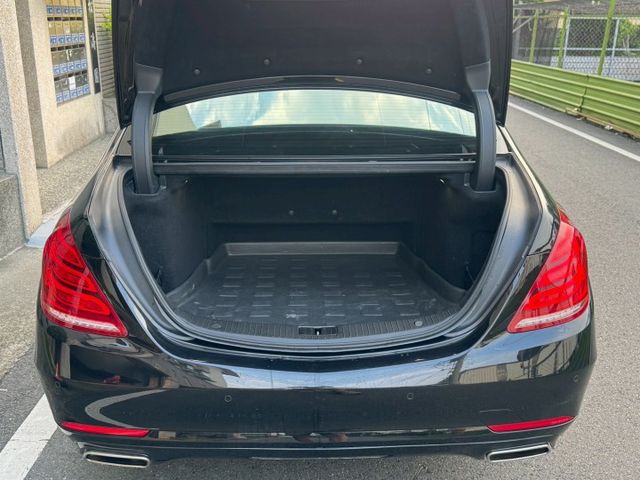 保證實車實價 / S400 總代理 / 摸門 / 盲點偵測 / 導航 / 倒車影像 / 天窗  第19張相片