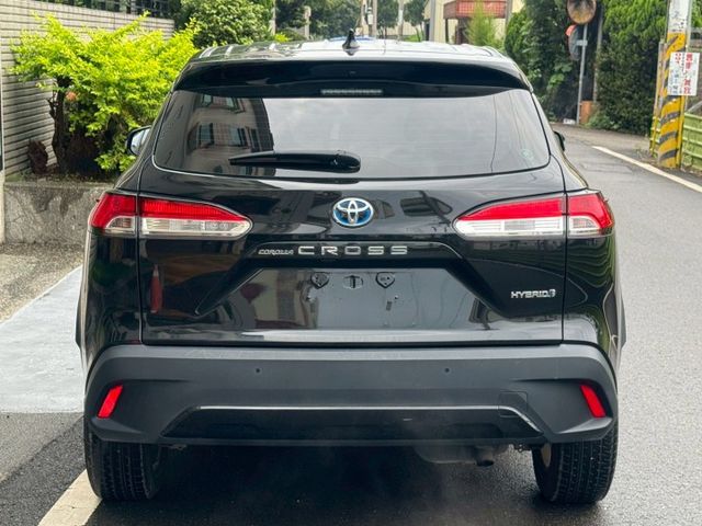 保證實車實價 / 油電混合 / 摸門 / 免鑰匙啟動 / 定速 / 車道偏移  第3張相片