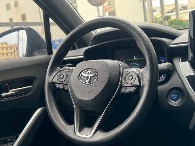 保證實車實價 / 油電混合 / 摸門 / 免鑰匙啟動 / 定速 / 車道偏移  第5張相片