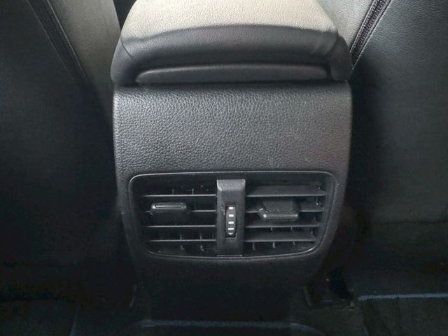 保證實車實價 / 油電混合 / 摸門 / 免鑰匙啟動 / 車道偏移 / 倒車影像  第9張相片