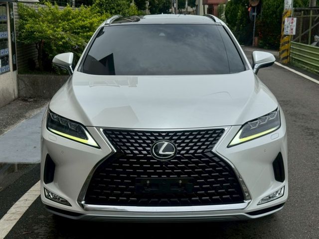 保證實車實價 / LEXUS RX350 雙前+後座 電動調整 / 全景天窗 / 電動尾門 / 導航 / 倒車顯影  第2張相片