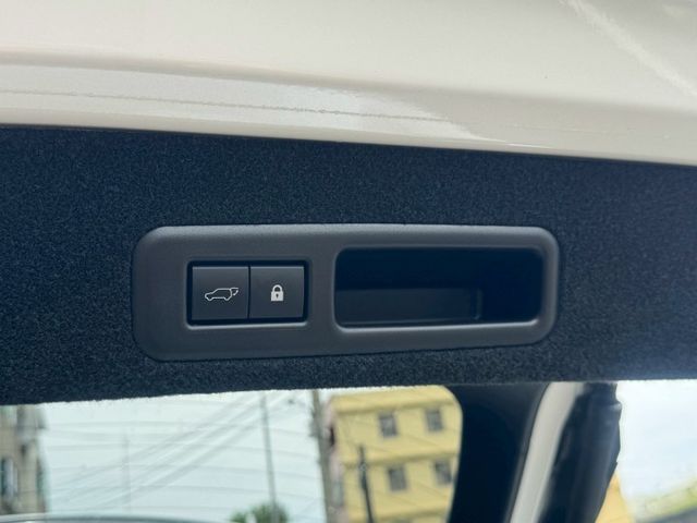 保證實車實價 / LEXUS RX350 雙前+後座 電動調整 / 全景天窗 / 電動尾門 / 導航 / 倒車顯影  第9張相片