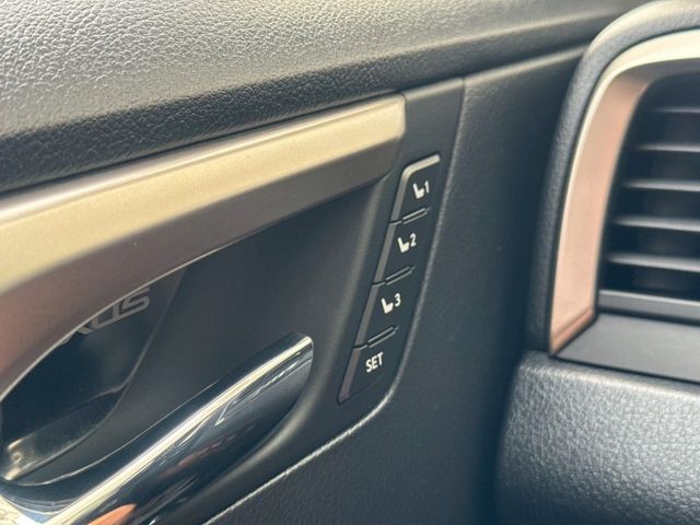 保證實車實價 / LEXUS RX350 雙前+後座 電動調整 / 全景天窗 / 電動尾門 / 導航 / 倒車顯影  第13張相片