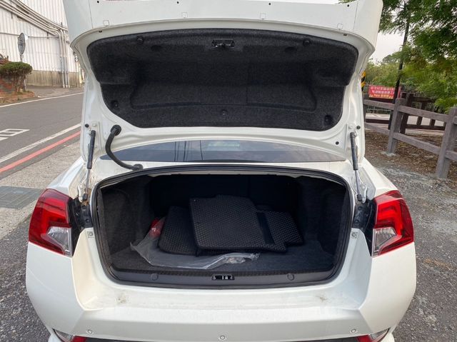 MITSUBISHI三菱 LANCER  第13張相片