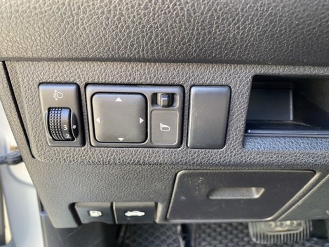 NISSAN日產 TIIDA  第7張相片