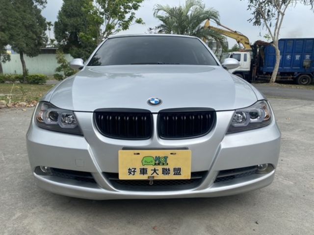 BMW寶馬 320I SEDAN ZA  第2張相片