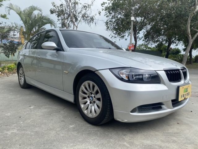 BMW寶馬 320I SEDAN ZA  第3張相片