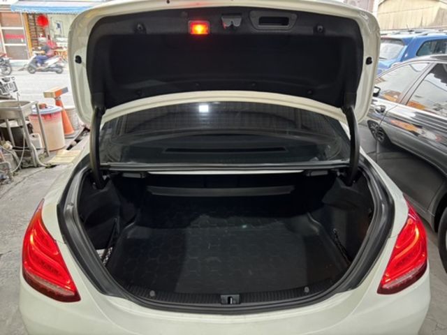M-BENZ賓士 C300  第11張相片