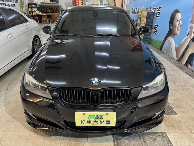 BMW寶馬 320I SEDAN ZA  第3張相片