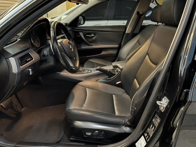 BMW寶馬 320I SEDAN ZA  第4張相片