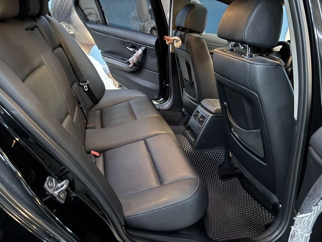 BMW寶馬 320I SEDAN ZA  第11張相片