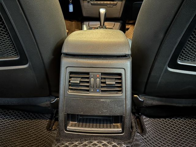 BMW寶馬 320I SEDAN ZA  第13張相片