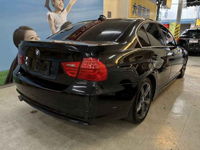 BMW寶馬 320I SEDAN ZA  第15張相片