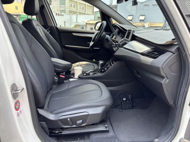 BMW寶馬 218I  第7張相片