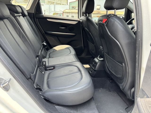 BMW寶馬 218I  第8張相片