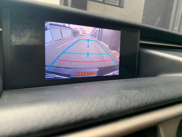 LEXUS凌志 IS 300H  第4張相片