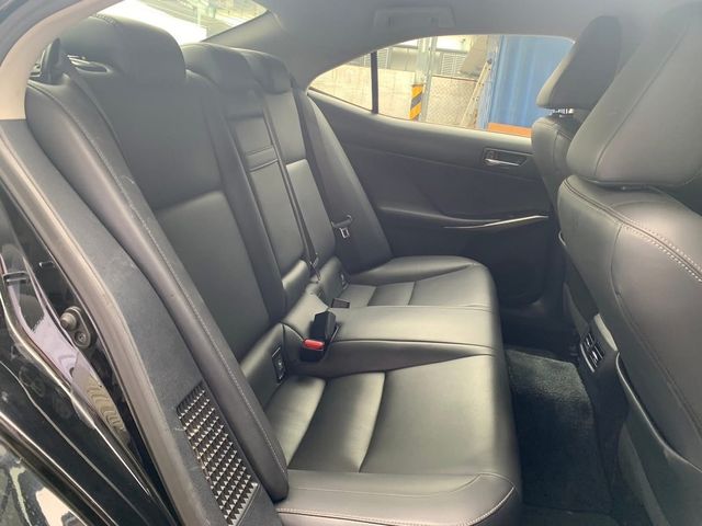 LEXUS凌志 IS 300H  第9張相片