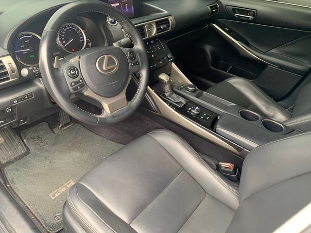 LEXUS凌志 IS 300H  第13張相片