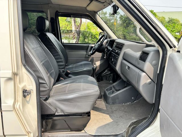 VOLKSWAGEN福斯 T4  第9張相片