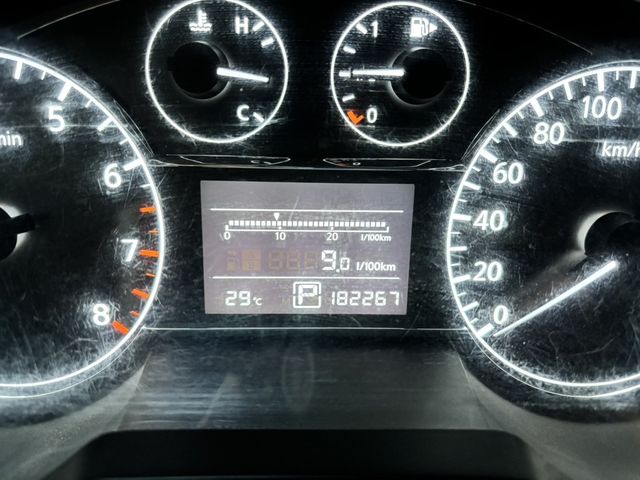 NISSAN日產 TIIDA  第7張相片