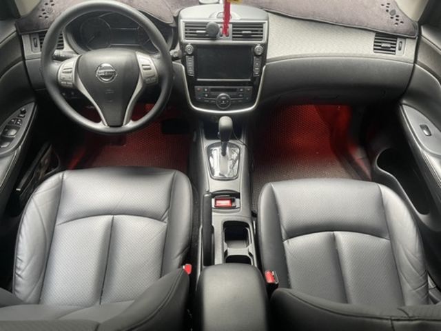 NISSAN日產 TIIDA  第5張相片