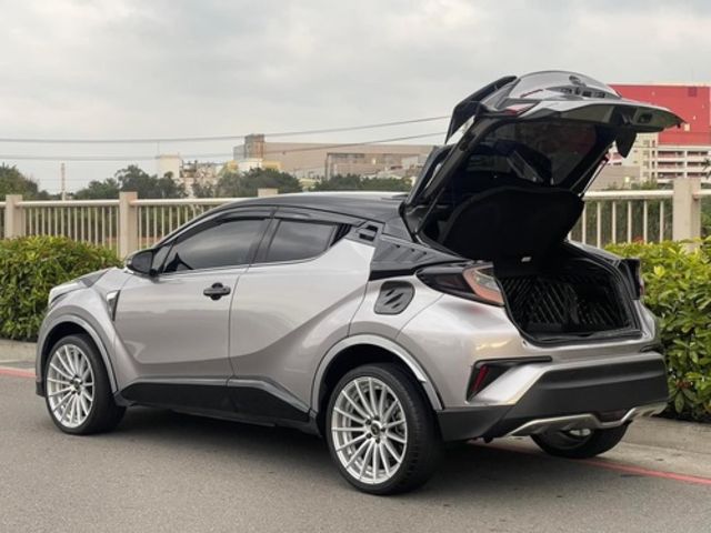 TOYOTA豐田 C-HR  第3張相片