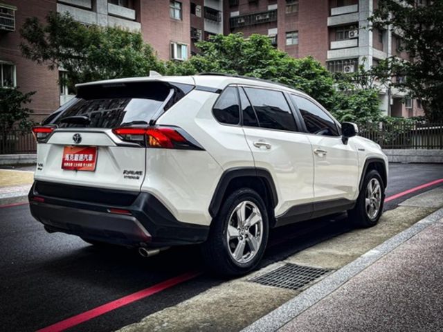 TOYOTA豐田 RAV4  第2張相片