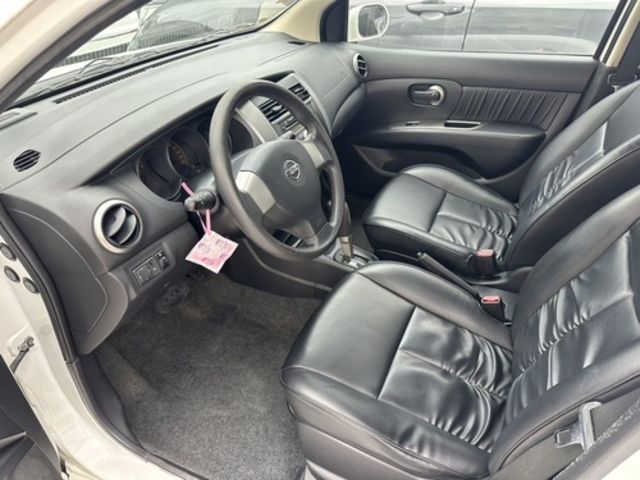 NISSAN日產 LIVINA  第3張相片