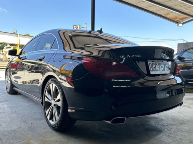 M-BENZ賓士 CLA250  第2張相片