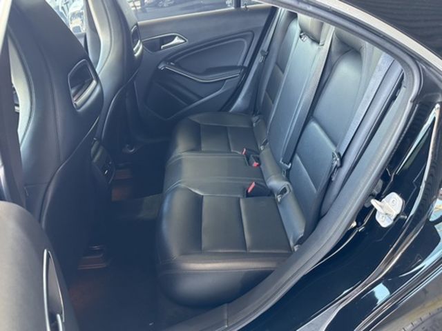 M-BENZ賓士 CLA250  第5張相片