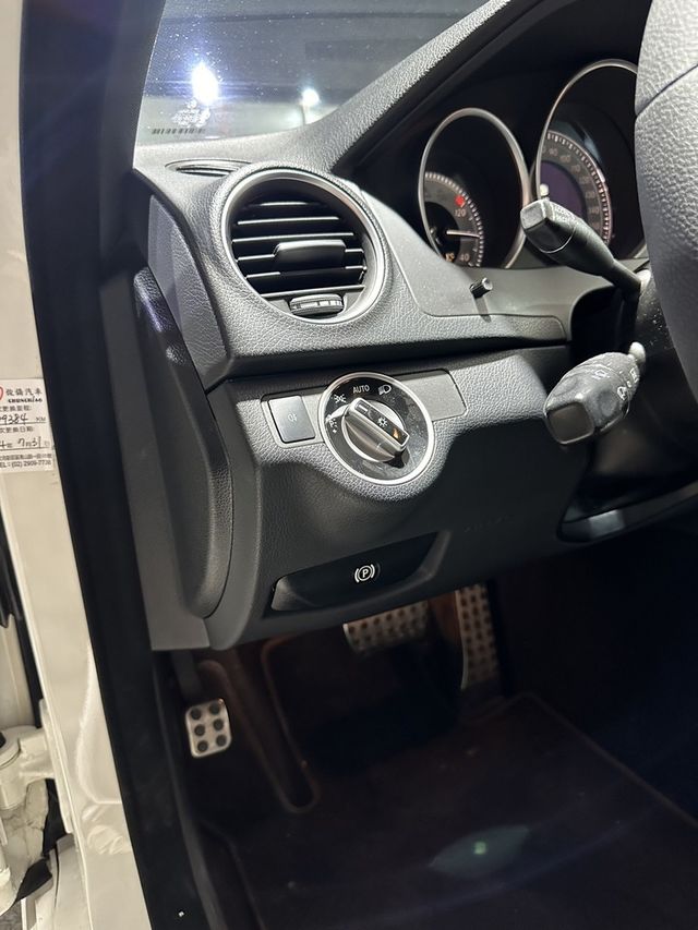 M-BENZ賓士 C250  第13張相片