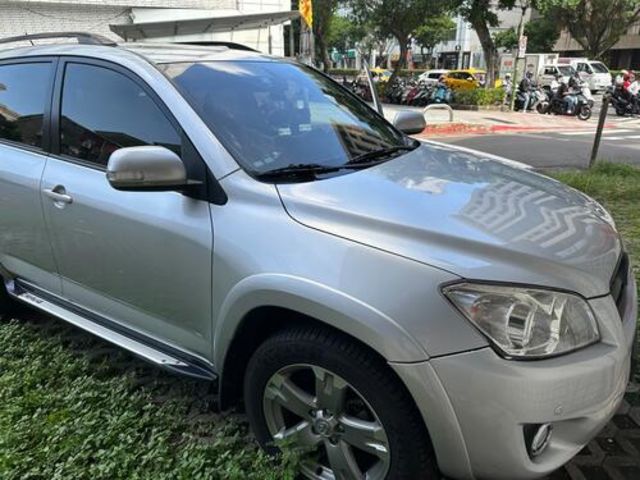TOYOTA豐田 RAV4  第8張相片
