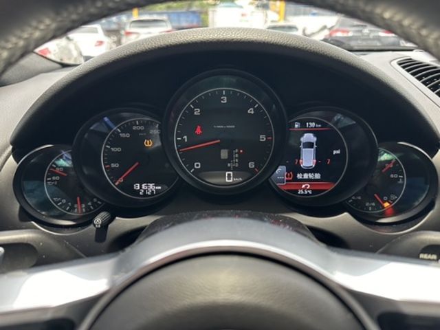 PORSCHE保時捷 CAYENNE  第7張相片