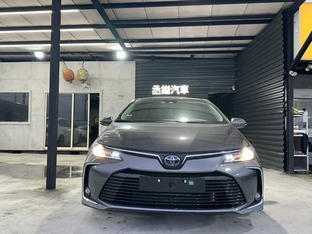 TOYOTA豐田 COROLLA ALTIS HYBRID  第2張相片