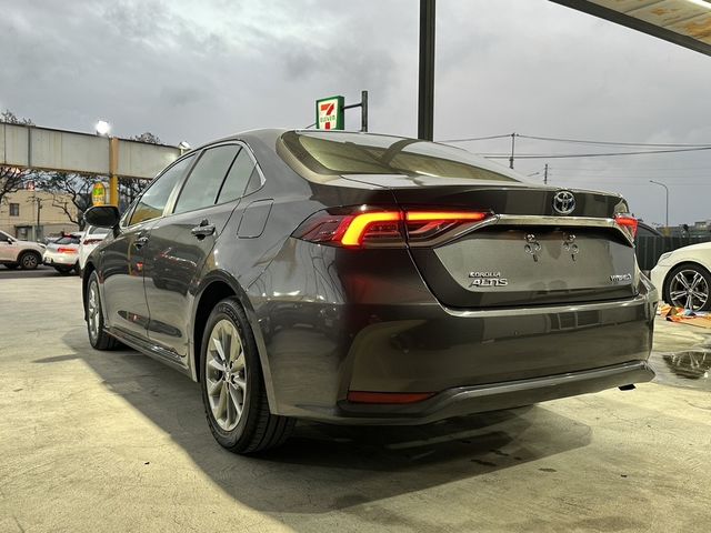 TOYOTA豐田 COROLLA ALTIS HYBRID  第4張相片