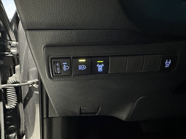 TOYOTA豐田 COROLLA ALTIS HYBRID  第8張相片