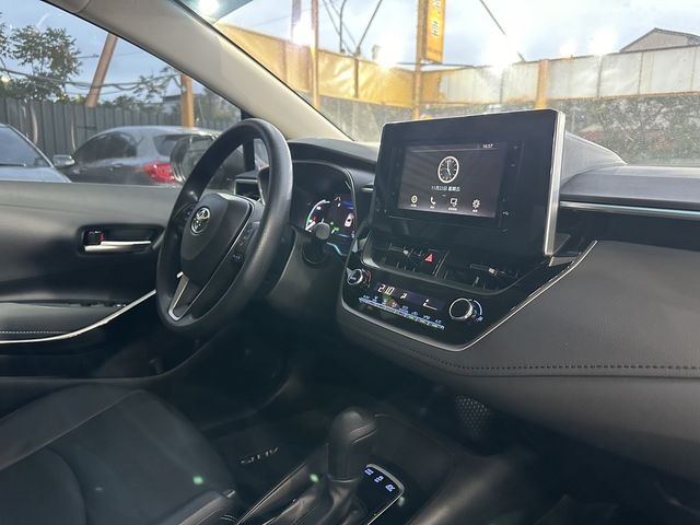 TOYOTA豐田 COROLLA ALTIS HYBRID  第11張相片