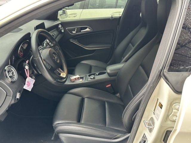 M-BENZ賓士 CLA250  第7張相片