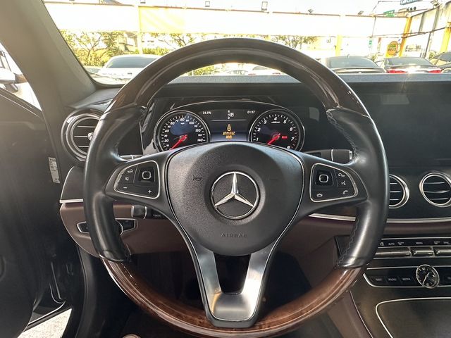 M-BENZ賓士 E300  第13張相片
