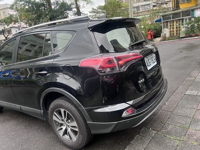TOYOTA豐田 RAV4  第3張相片