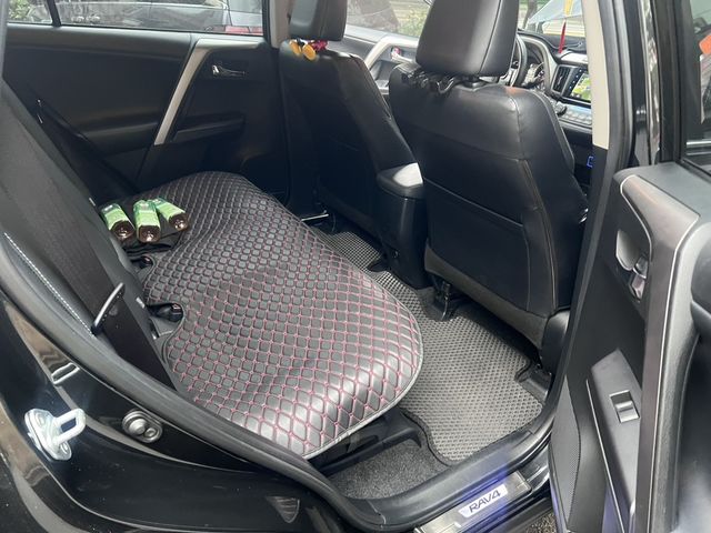 TOYOTA豐田 RAV4  第7張相片
