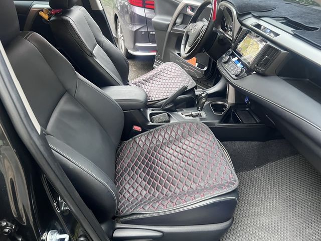TOYOTA豐田 RAV4  第8張相片