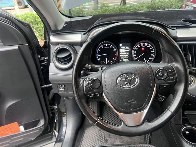 TOYOTA豐田 RAV4  第11張相片