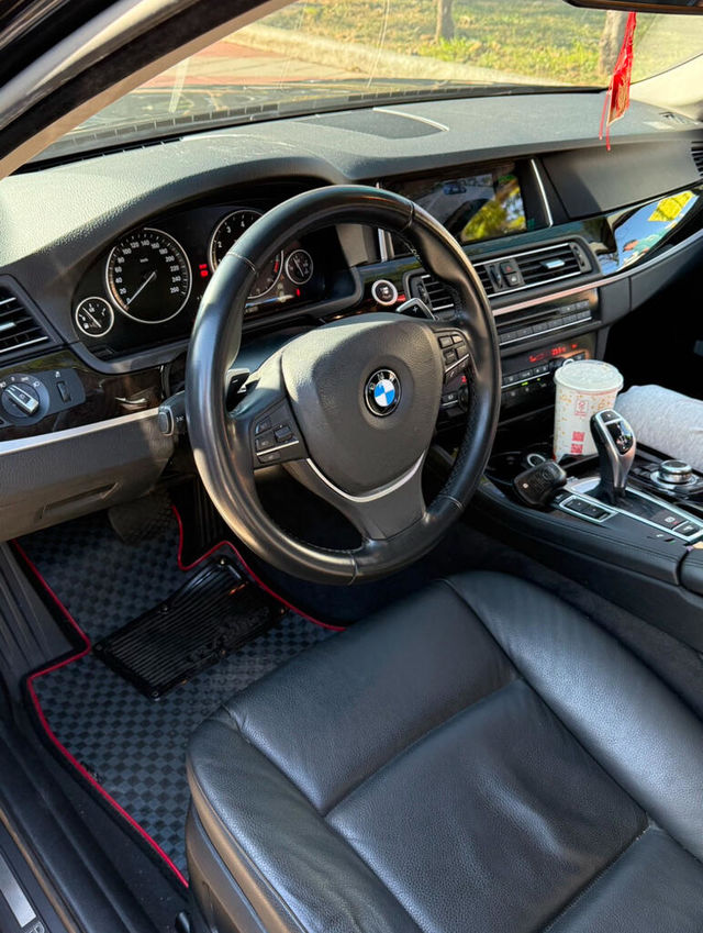 BMW寶馬 523  第3張相片
