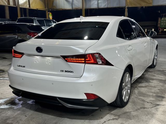 LEXUS凌志 IS 300H  第4張相片