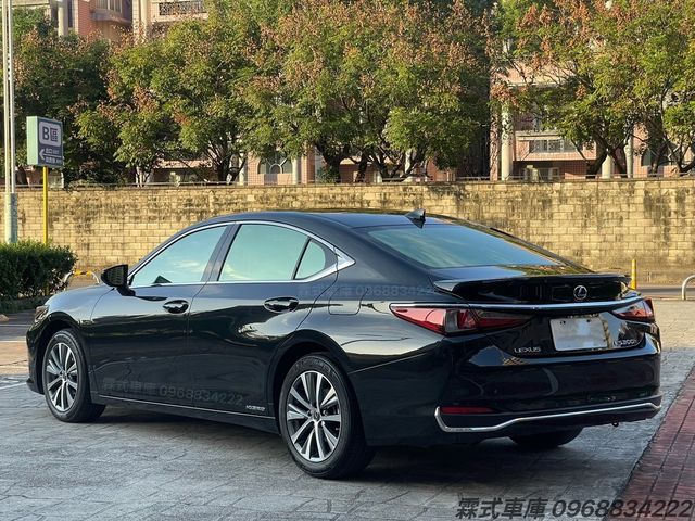 LEXUS凌志 ES300H  第2張相片